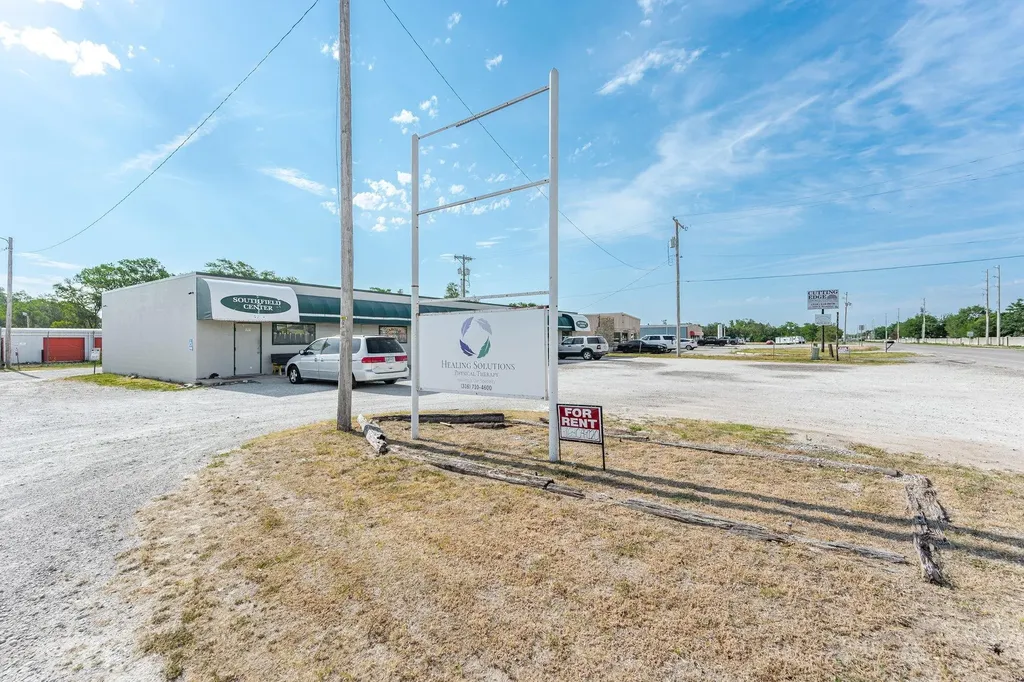 7530 N Broadway Haysville KS 67060