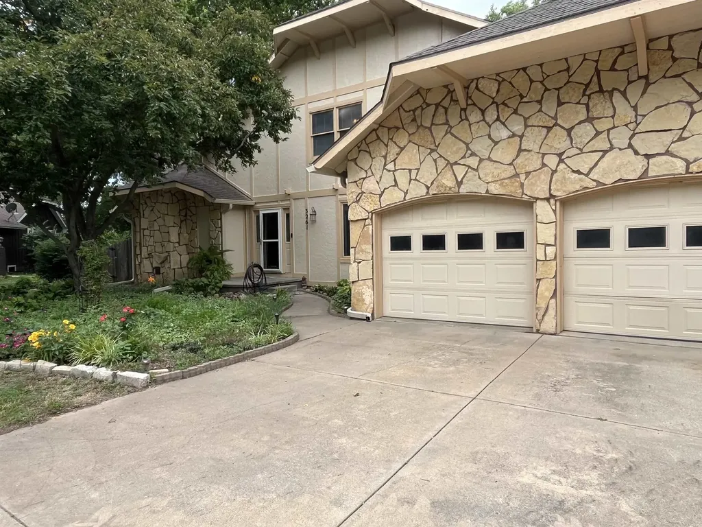 3261 N Hood Wichita KS 67204
