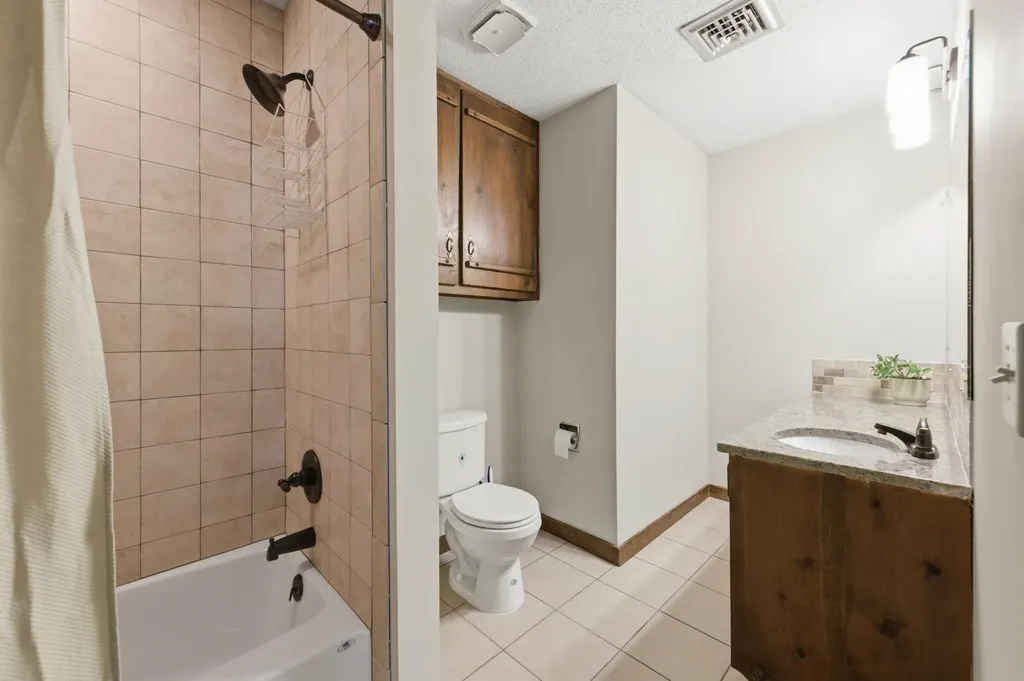 3261 N Hood Wichita KS 67204
