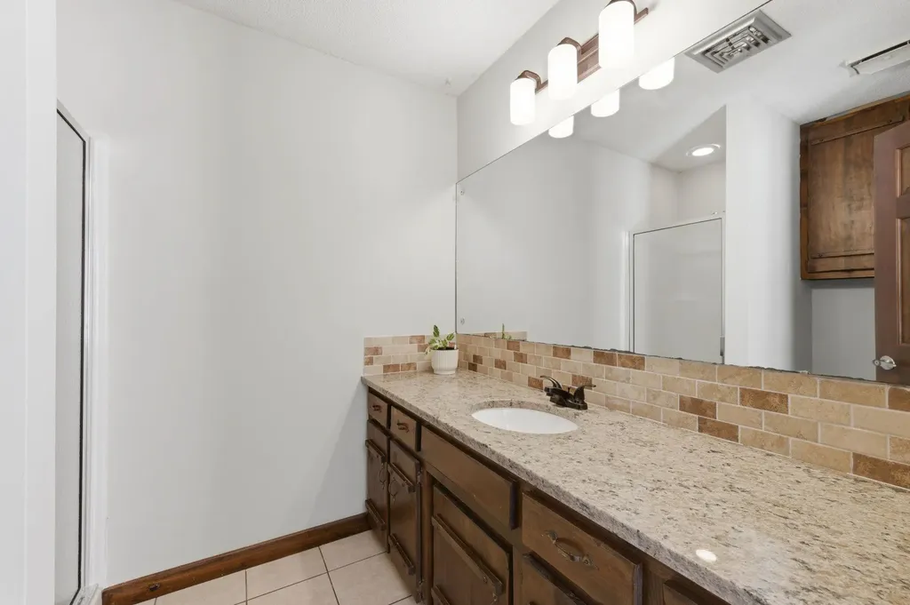 3261 N Hood Wichita KS 67204