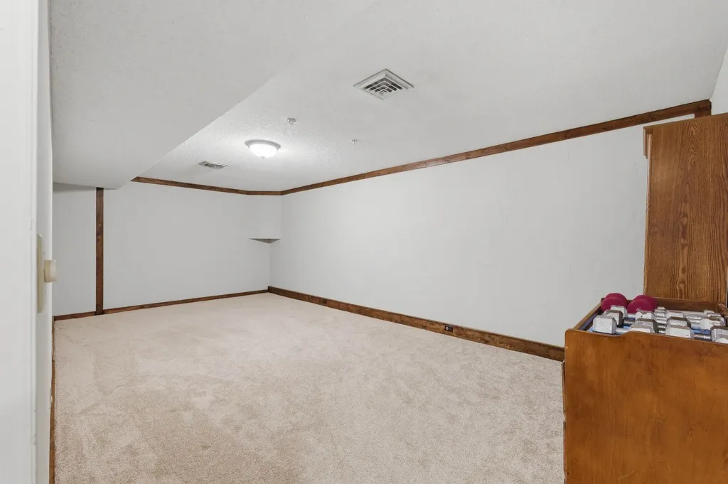 3261 N Hood Wichita KS 67204