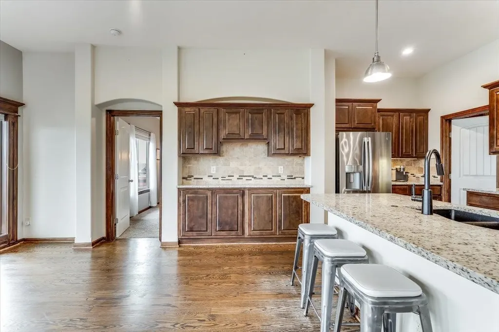 2332 N Lakeview Court Andover KS 67002