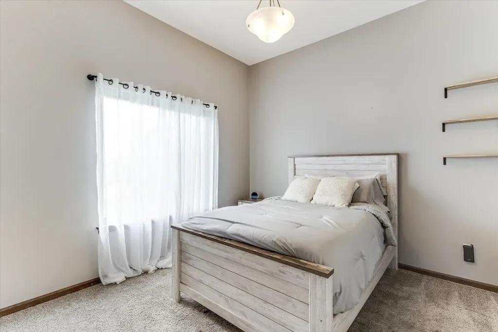2332 N Lakeview Court Andover KS 67002