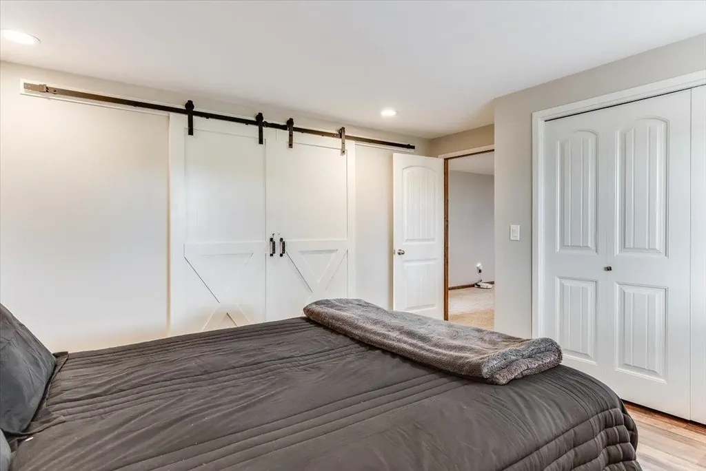 2332 N Lakeview Court Andover KS 67002