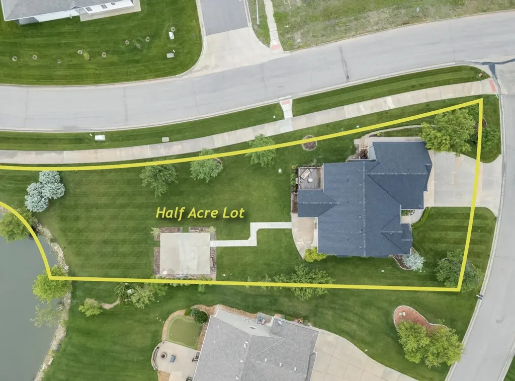 2332 N Lakeview Court Andover KS 67002