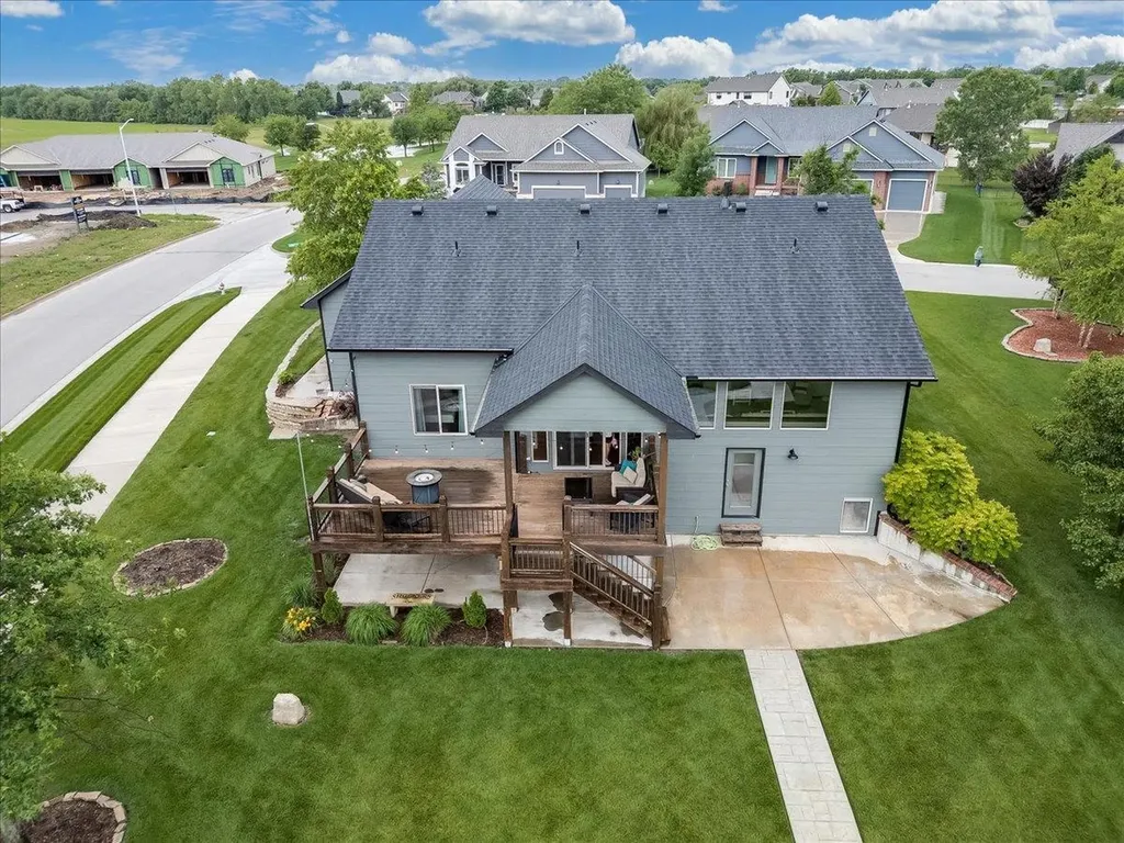 2332 N Lakeview Court Andover KS 67002