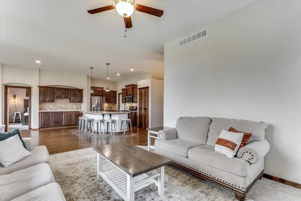 2332 N Lakeview Court Andover KS 67002