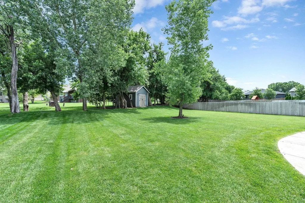 4502 N Ridge Port Wichita KS 67205