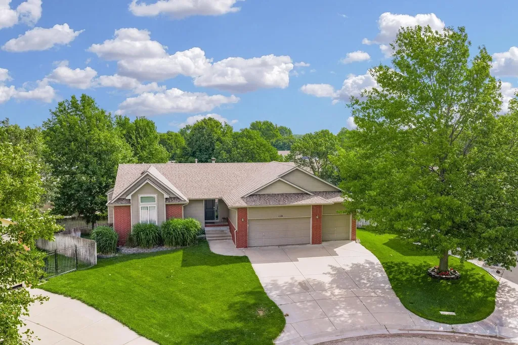 110 S Angela Circle Wichita KS 67235