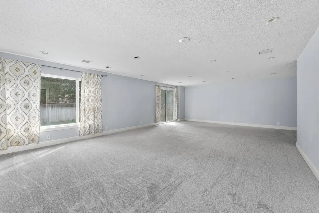 110 S Angela Circle Wichita KS 67235