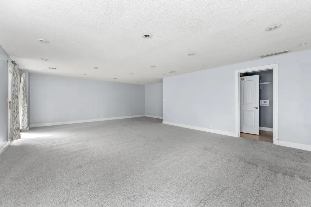 110 S Angela Circle Wichita KS 67235