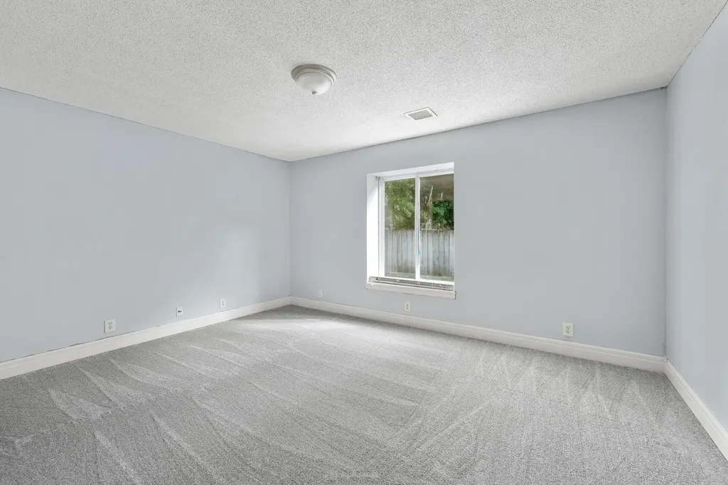 110 S Angela Circle Wichita KS 67235