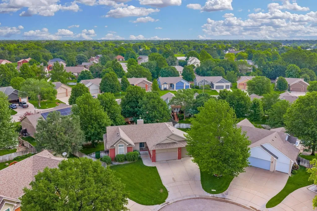 110 S Angela Circle Wichita KS 67235
