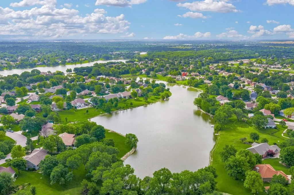 110 S Angela Circle Wichita KS 67235