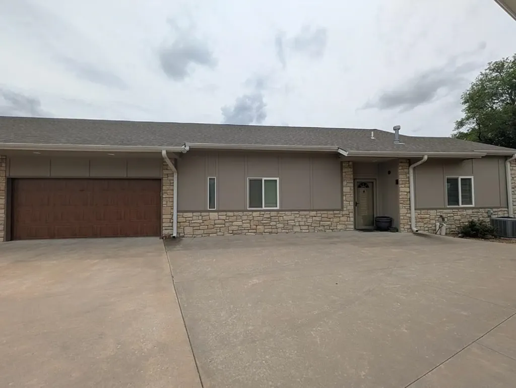 1307 N Hamilton Drive Derby KS 67037