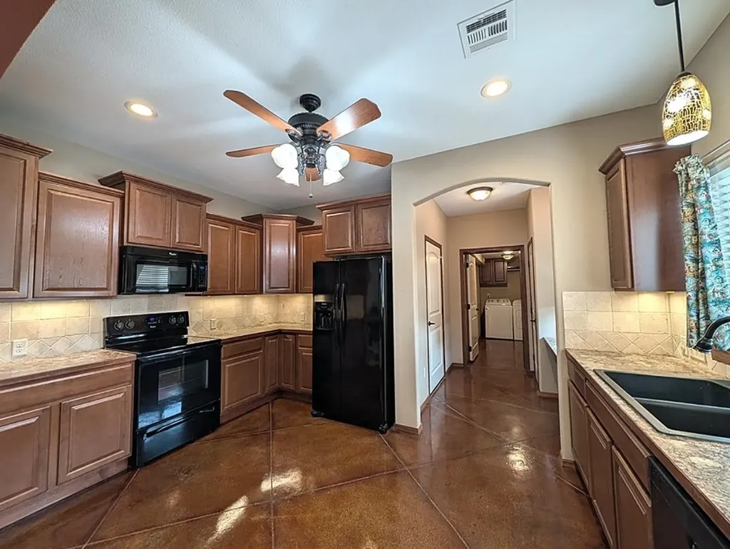 1307 N Hamilton Drive Derby KS 67037