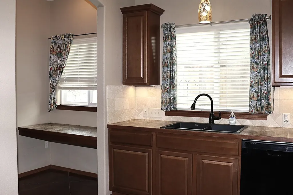 1307 N Hamilton Drive Derby KS 67037