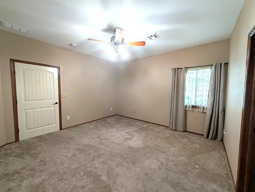 1307 N Hamilton Drive Derby KS 67037