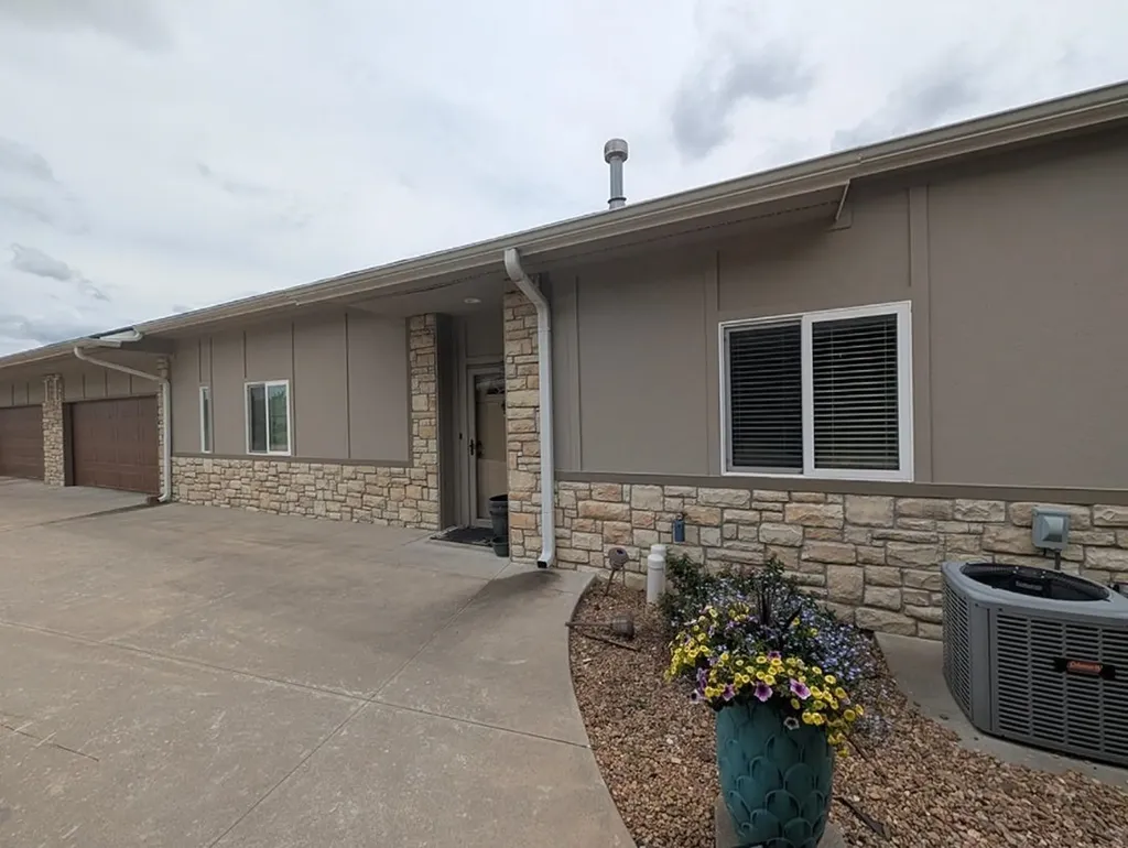 1307 N Hamilton Drive Derby KS 67037