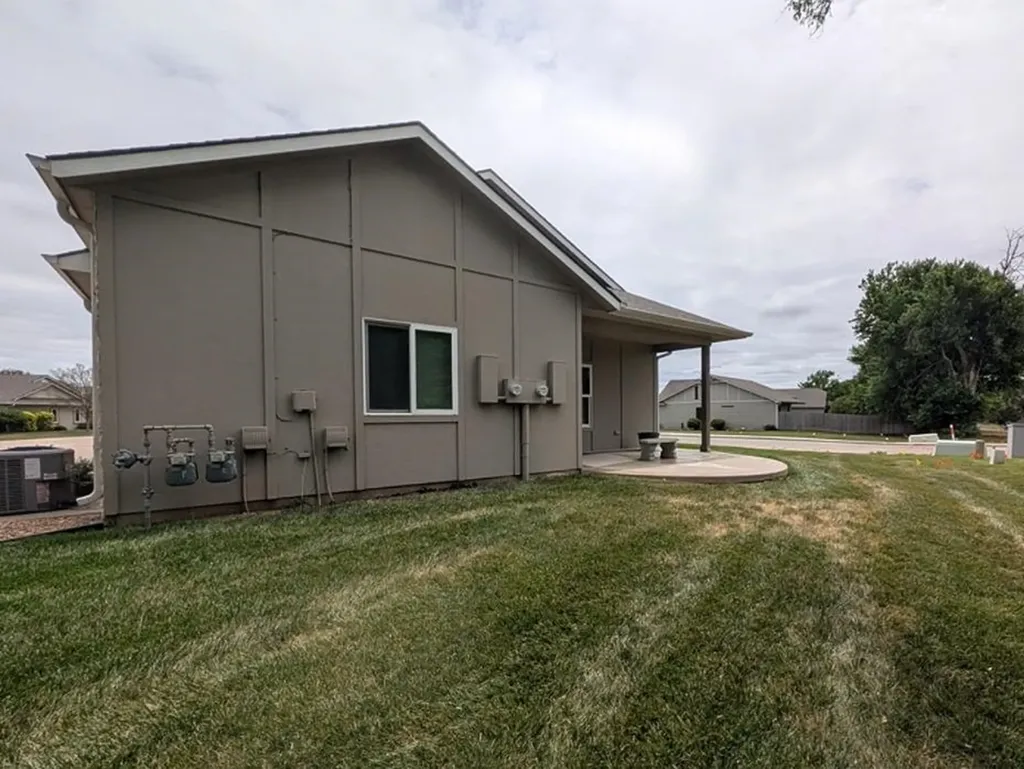 1307 N Hamilton Drive Derby KS 67037