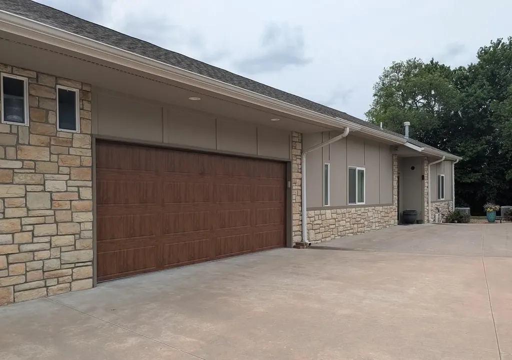 1307 N Hamilton Drive Derby KS 67037