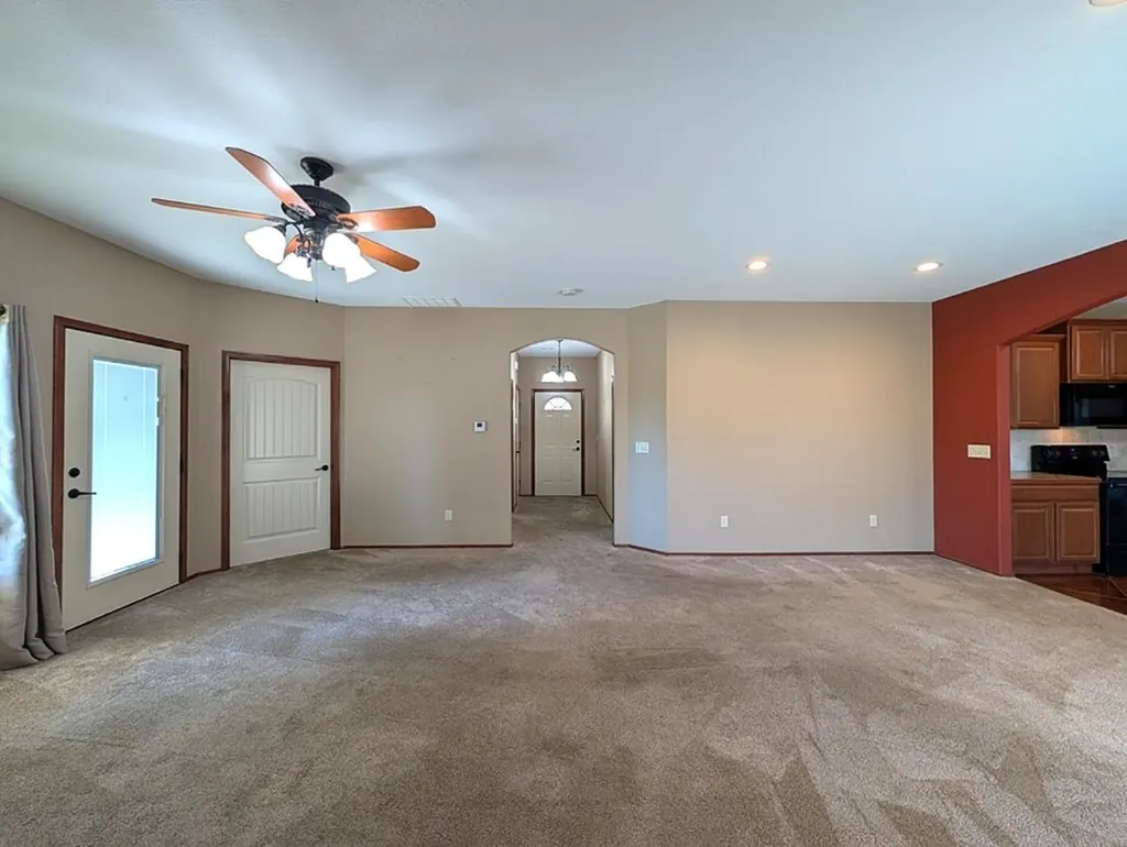 1307 N Hamilton Drive Derby KS 67037