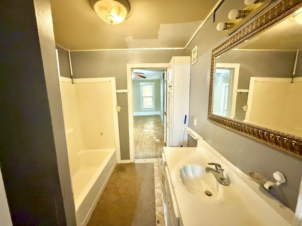210 S Poplar Street Wichita KS 67211