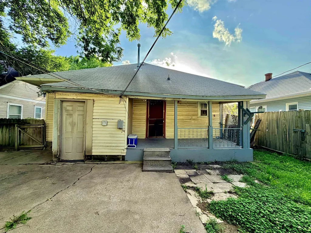 210 S Poplar Street Wichita KS 67211