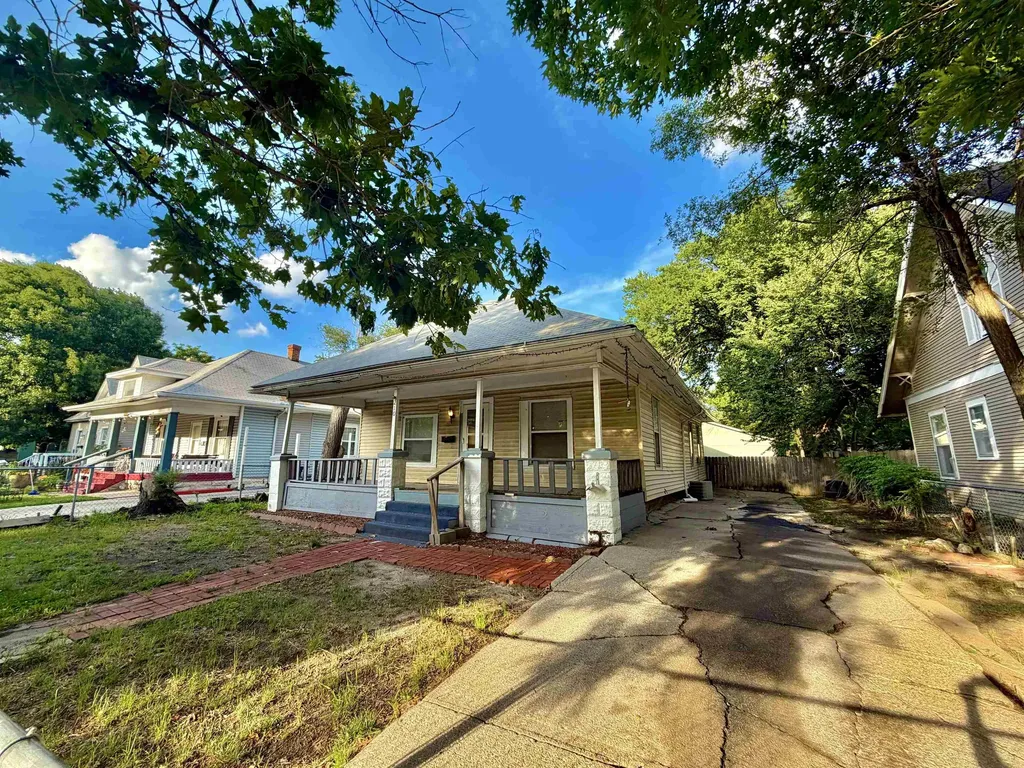 210 S Poplar Street Wichita KS 67211