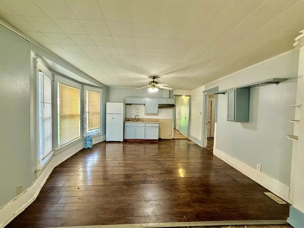 210 S Poplar Street Wichita KS 67211