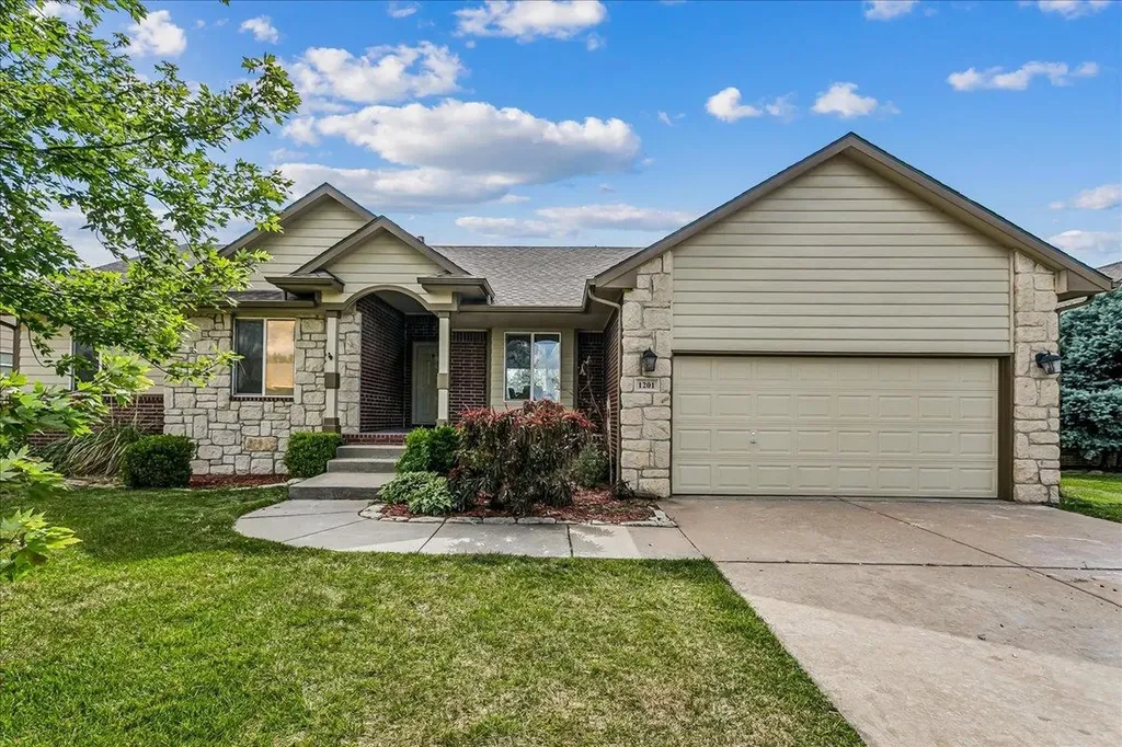 1201 N Oak Ridge Street Goddard KS 67052