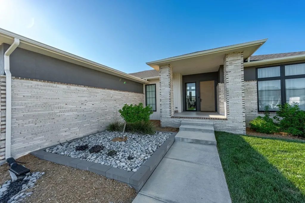 2783 N Anna Wichita KS 67205
