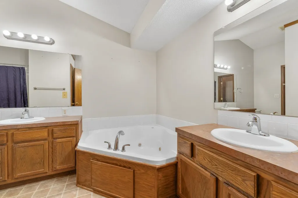 10905 W Ryan Wichita KS 67205