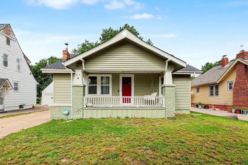915 N Perry Avenue Wichita KS 67203