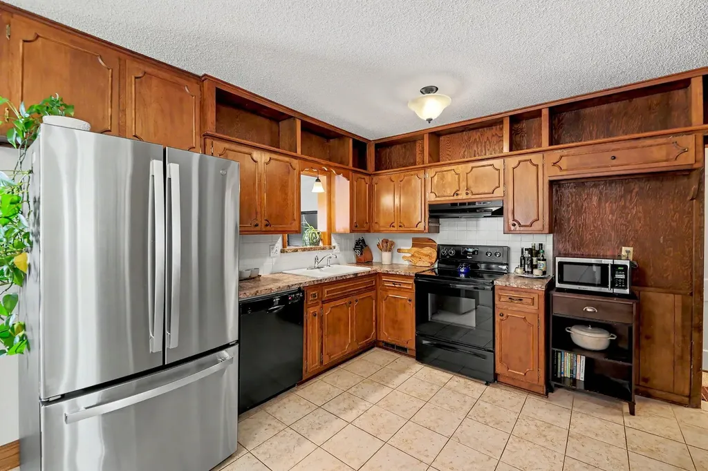 915 N Perry Avenue Wichita KS 67203