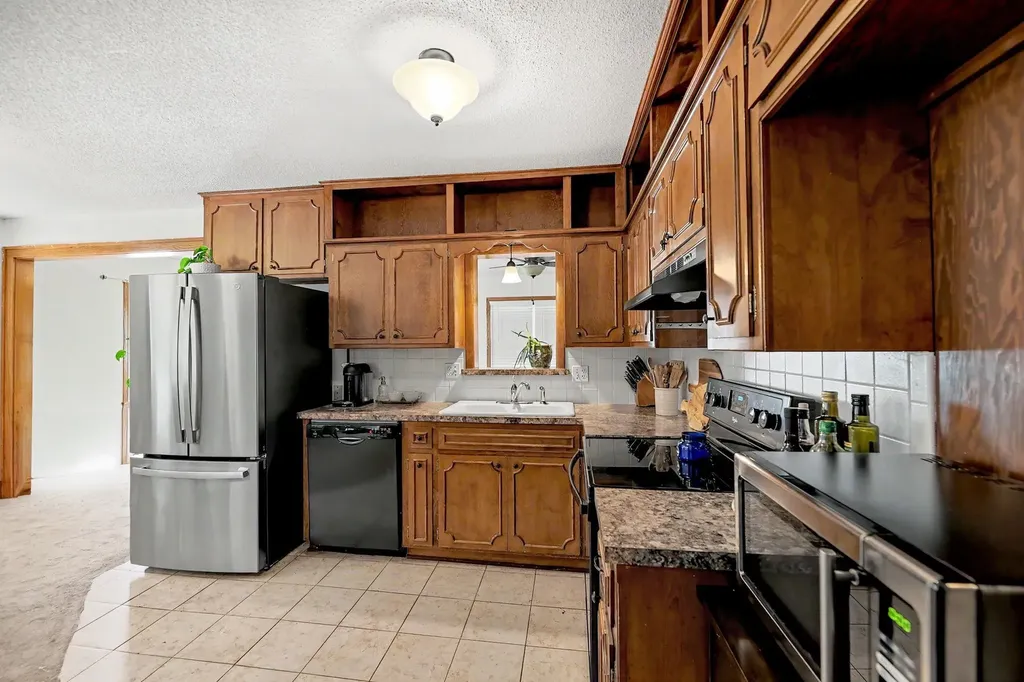 915 N Perry Avenue Wichita KS 67203