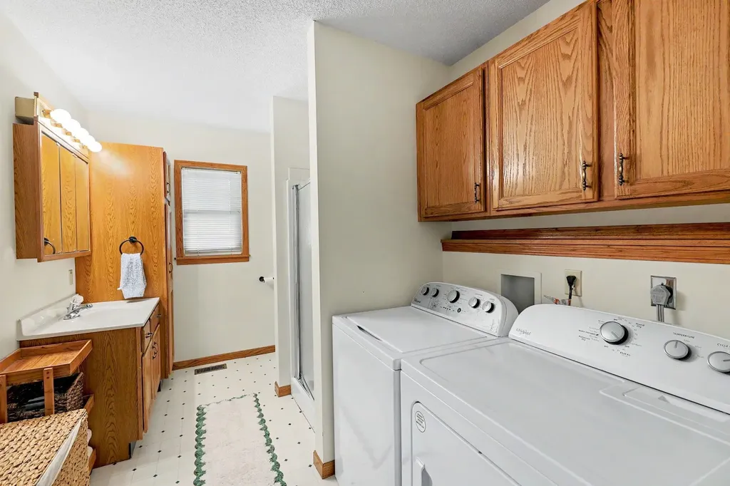 915 N Perry Avenue Wichita KS 67203
