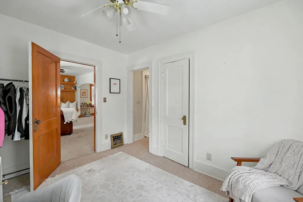 915 N Perry Avenue Wichita KS 67203