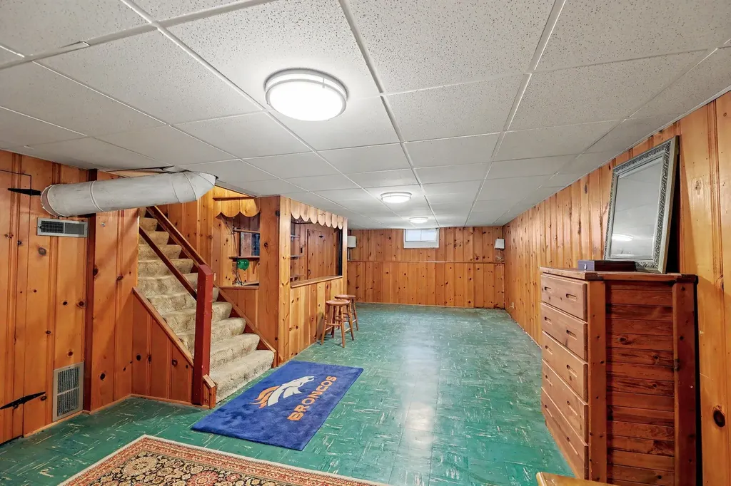 915 N Perry Avenue Wichita KS 67203