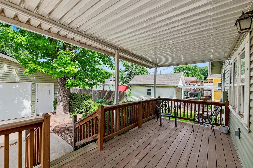 915 N Perry Avenue Wichita KS 67203