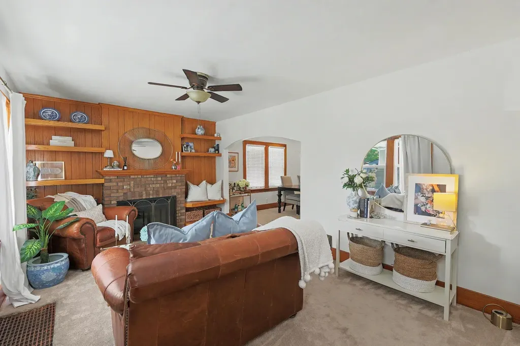 915 N Perry Avenue Wichita KS 67203