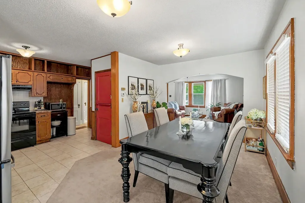 915 N Perry Avenue Wichita KS 67203