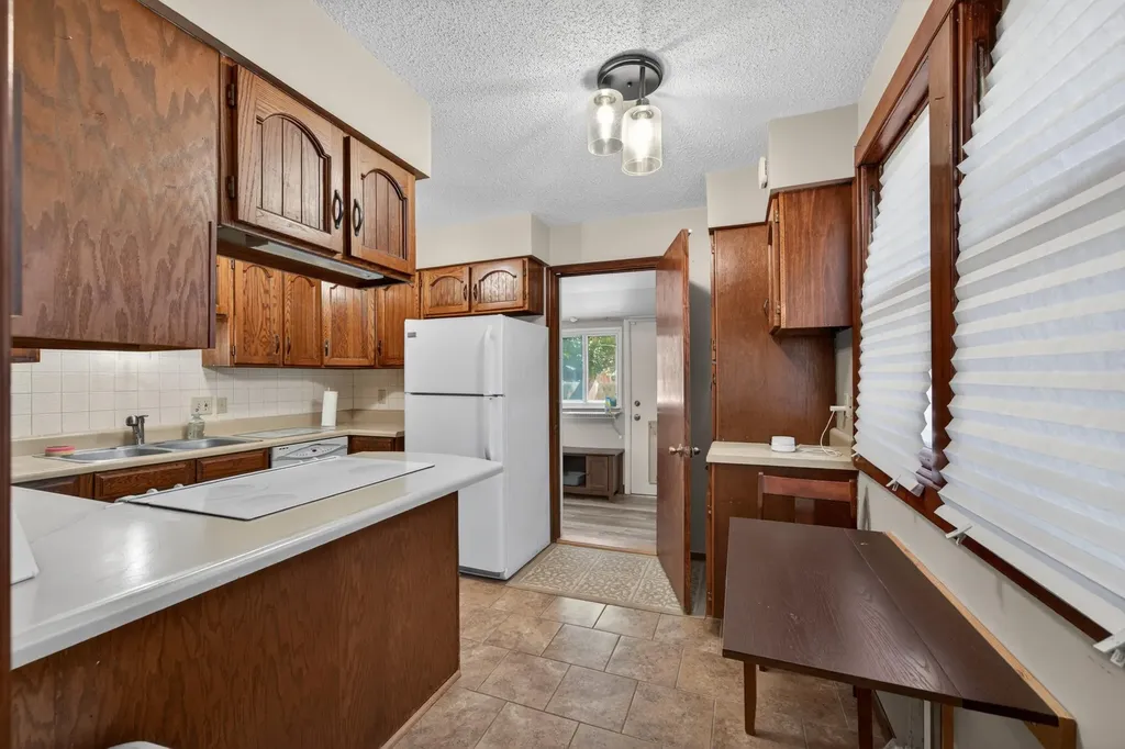 810 N Litchfield Avenue Wichita KS 67203