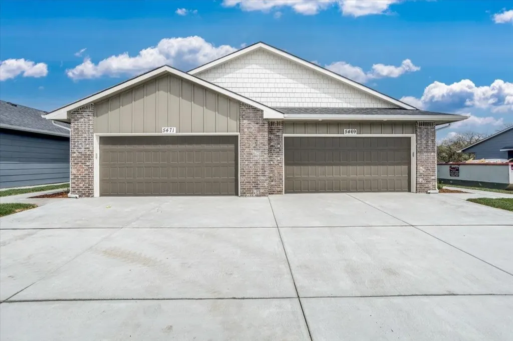 5433 N Briskbay Court Maize KS 67101