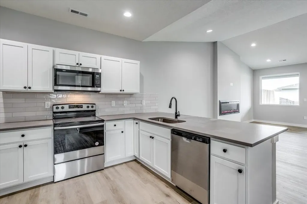 5433 N Briskbay Court Maize KS 67101