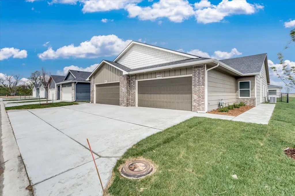 5433 N Briskbay Court Maize KS 67101