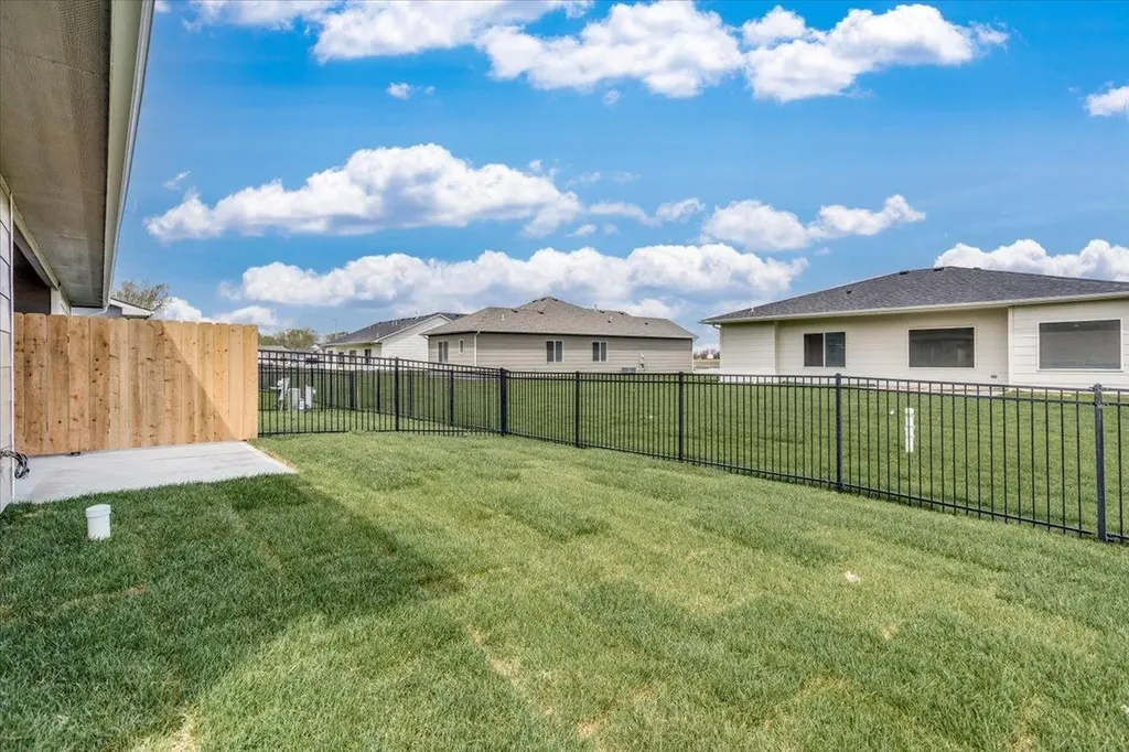 5433 N Briskbay Court Maize KS 67101