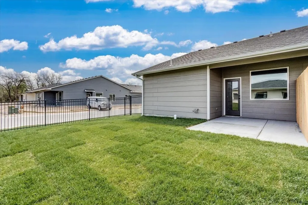 5433 N Briskbay Court Maize KS 67101
