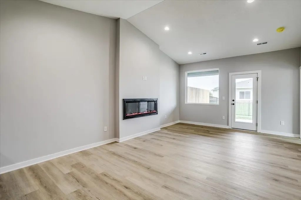 5433 N Briskbay Court Maize KS 67101