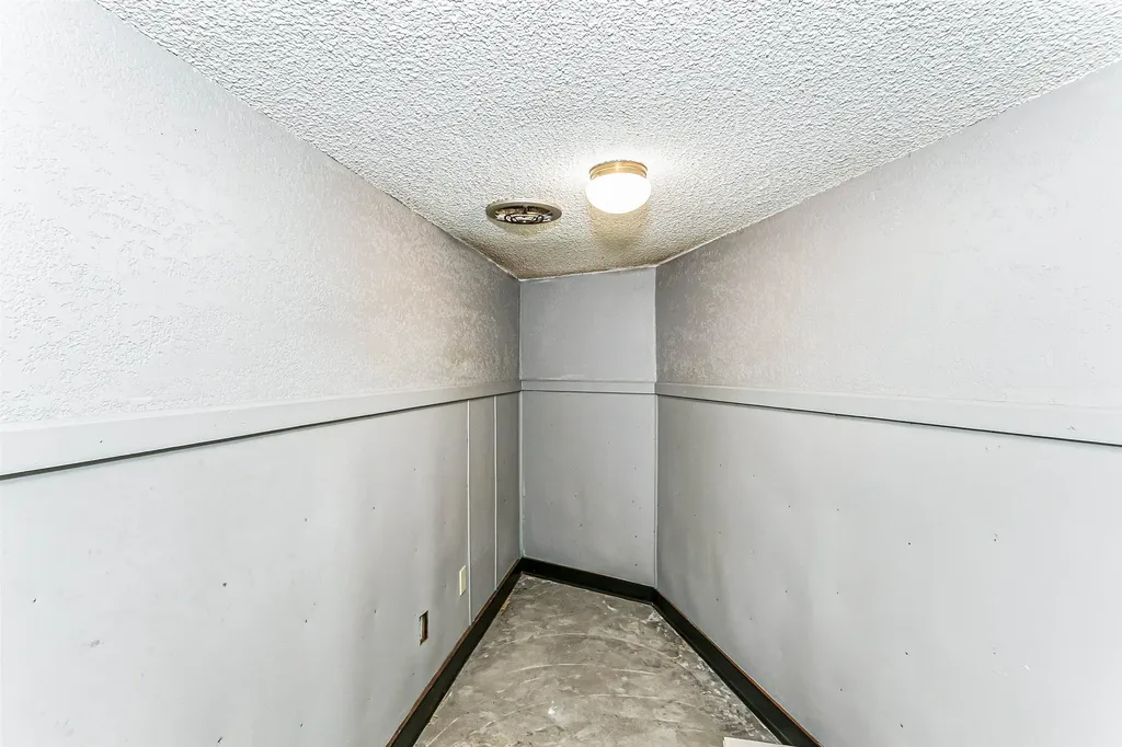 1302 N Ohio Augusta KS 67010-0000